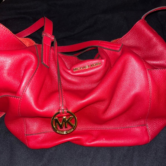 Michael Kors large purse (red) - Picture 4 of 9